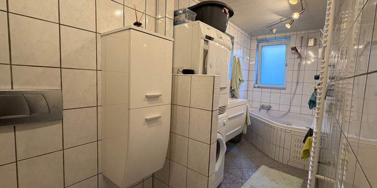 Etagenwohnung Pforzheim Südstadt - 3 Zimmer, 90 m&sup2;, 249.000&euro; | Angebot:25812754