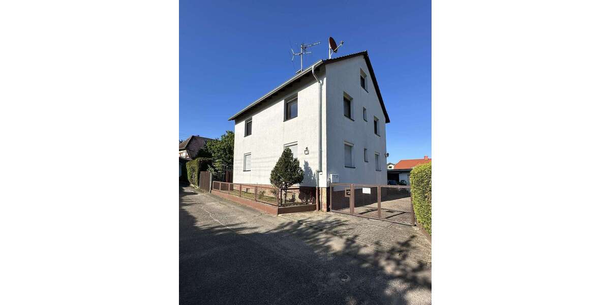 Haus zum Kaufen in Karlsbad 495.000 € 162 m² 8 zimmer