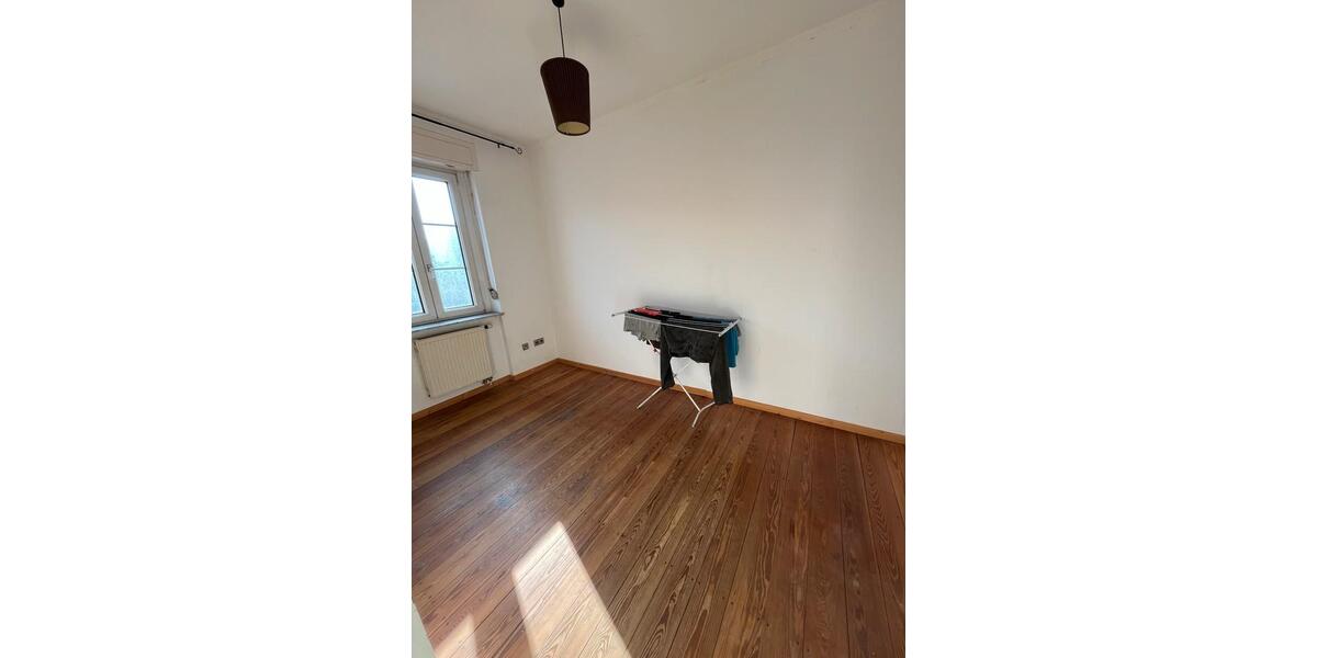 Etagenwohnung Karlsruhe Hagsfeld - 5 Zimmer, 130 m&sup2;, 550&euro; | Angebot:26439160