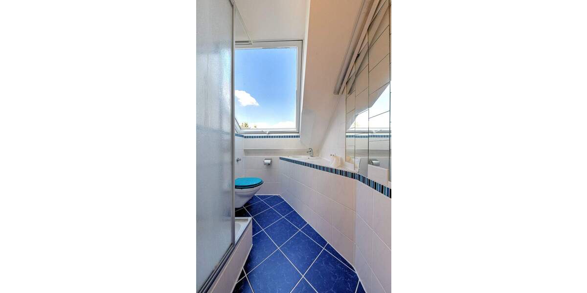 Teilsaniertes Generationenhaus in toller Lage 8 zimmer