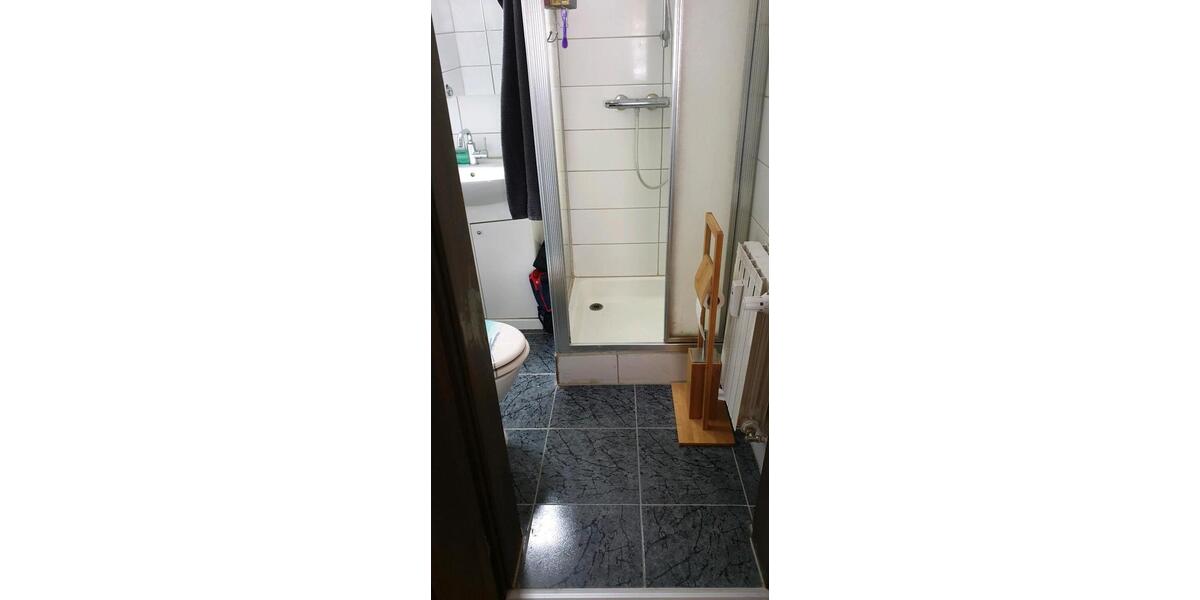 4 Zimmer plus 1 Zimmer im Dachgeschoss 4 zimmer