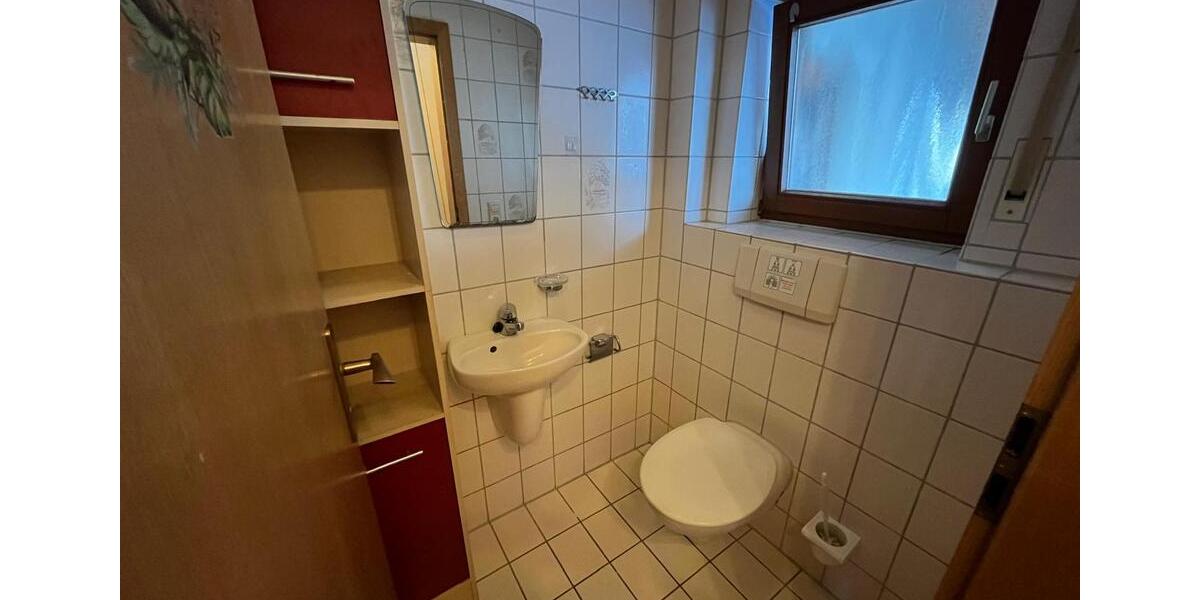 Einfamilienhaus Leonberg - 7 Zimmer, 192 m&sup2;, 2.000&euro; | Angebot:26357981