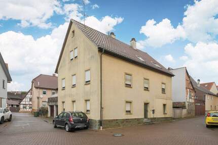 ** Kernsanierung erforderlich! Einfamilienhaus im Ortskern von Königsbach zu verkaufen** 7 zimmer