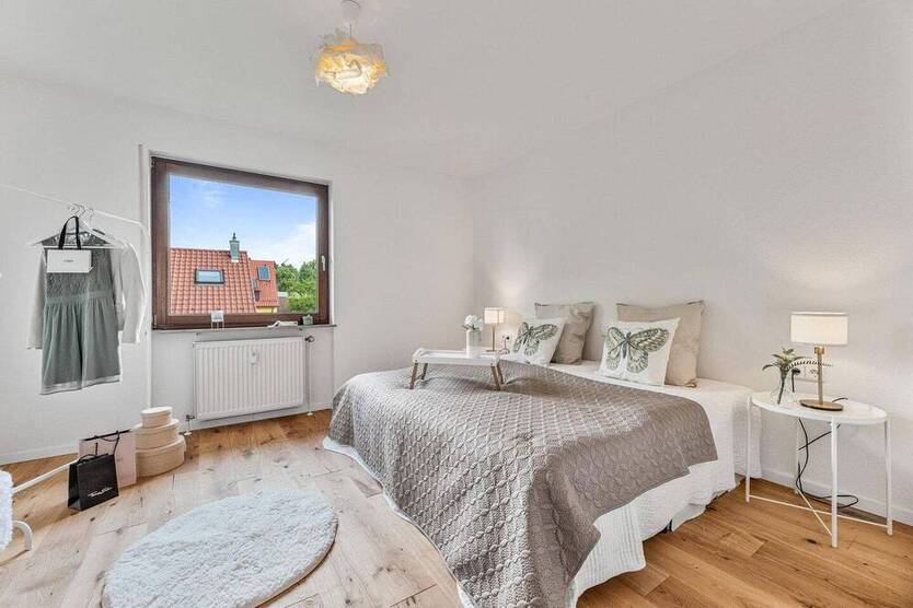 sofort verfügbar: neu renovierte 3 Zimmer mit Südbalkon