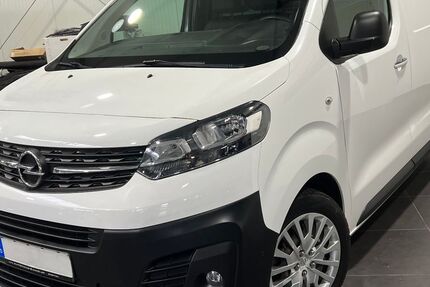 Opel Vivaro 87.000 km 16.995 € Bretten 75015