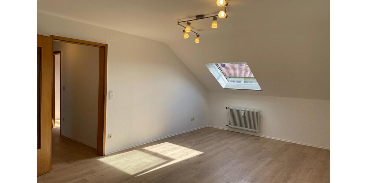 Dachgeschoßwohnung Sternenfels - 3 Zimmer, 69 m&sup2;, 750&euro; | Angebot:25963149