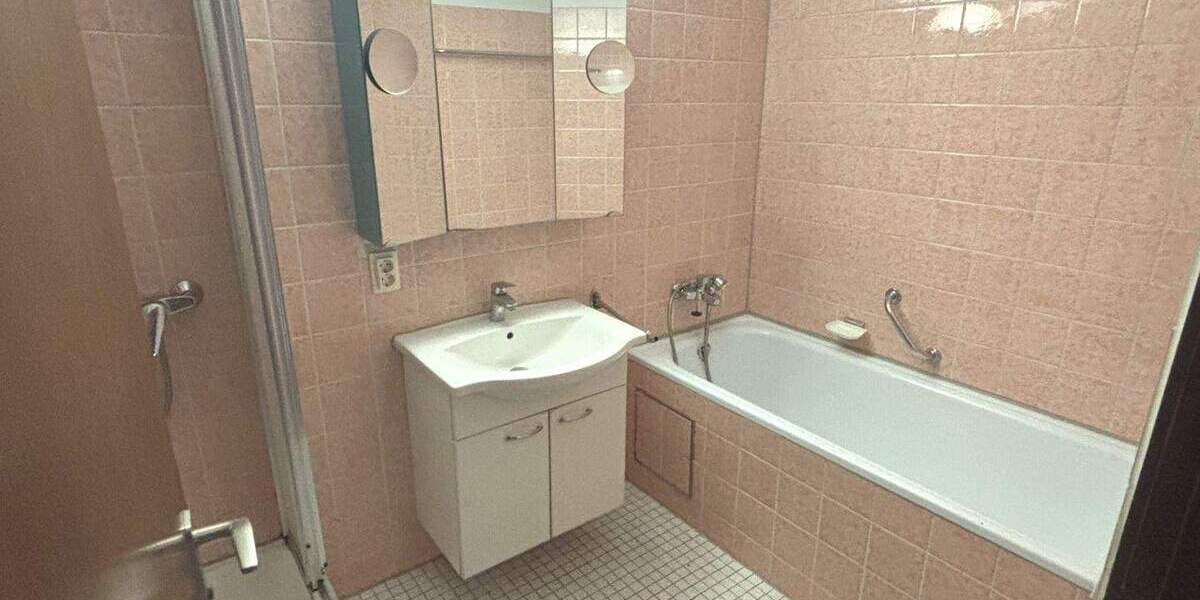 Etagenwohnung Ditzingen Hirschlanden - 3 Zimmer, 78 m&sup2;, 229.000&euro; | Angebot:25769127