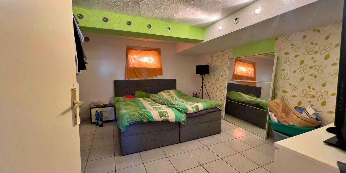 Mehrfamilienhaus, Wohnhaus Oberderdingen Großvillars - 8 Zimmer, 201 m&sup2;, 520.000&euro; | Angebot:25711755