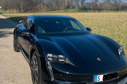 Porsche Taycan 35.800 km 76.500 € Planegg 82152