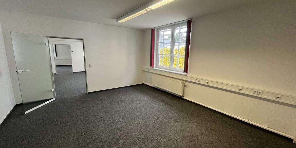 Gewerbeobjekt Karlsruhe Neureut - 7 Zimmer, 160 m&sup2;, 1.950&euro; | Angebot:25796987