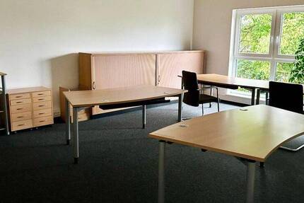 *Neubau* Erstbezug - Ein-bis Zweiraum Büro voll möbliert