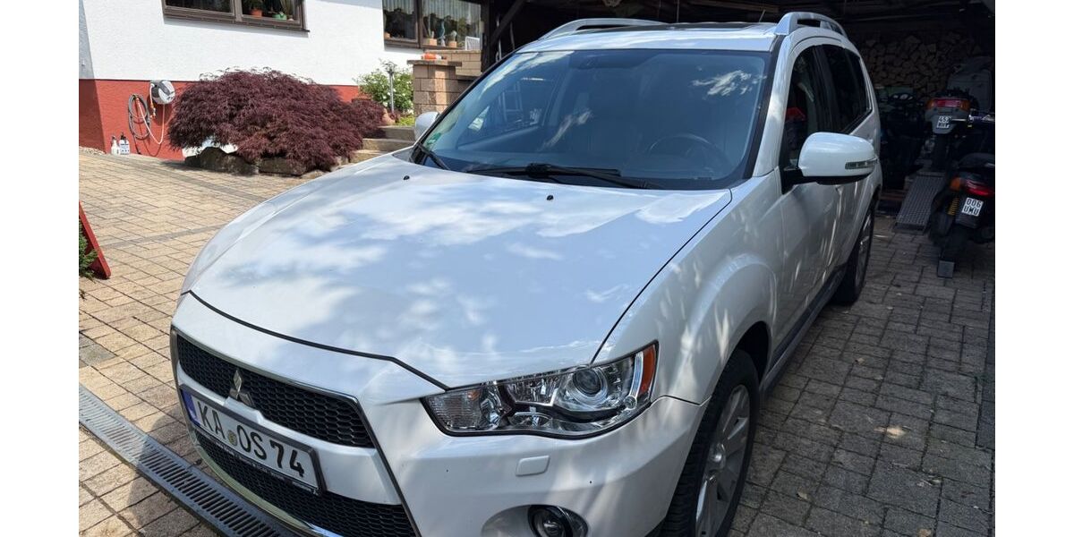 Mitsubishi Outlander 129.000 km 10.900 &euro; Bretten 75015