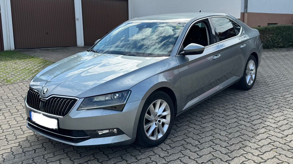Skoda Superb 204.000 km 13.800 &euro; Karlsruhe 76228