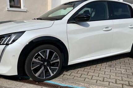 Peugeot 208 8.900 km 17.990 &euro; Pfinztal 76327