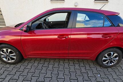 Hyundai i20 25.000 km 13.800 &euro; Stutensee 76297