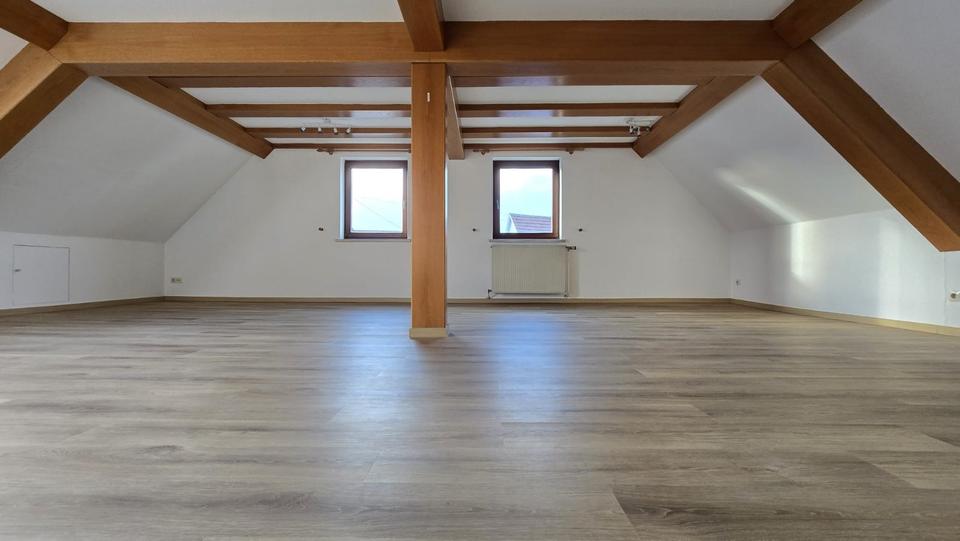 Dachgeschoßwohnung Weil der Stadt - 3 Zimmer, 77 m&sup2;, 750&euro; | Angebot:25802931