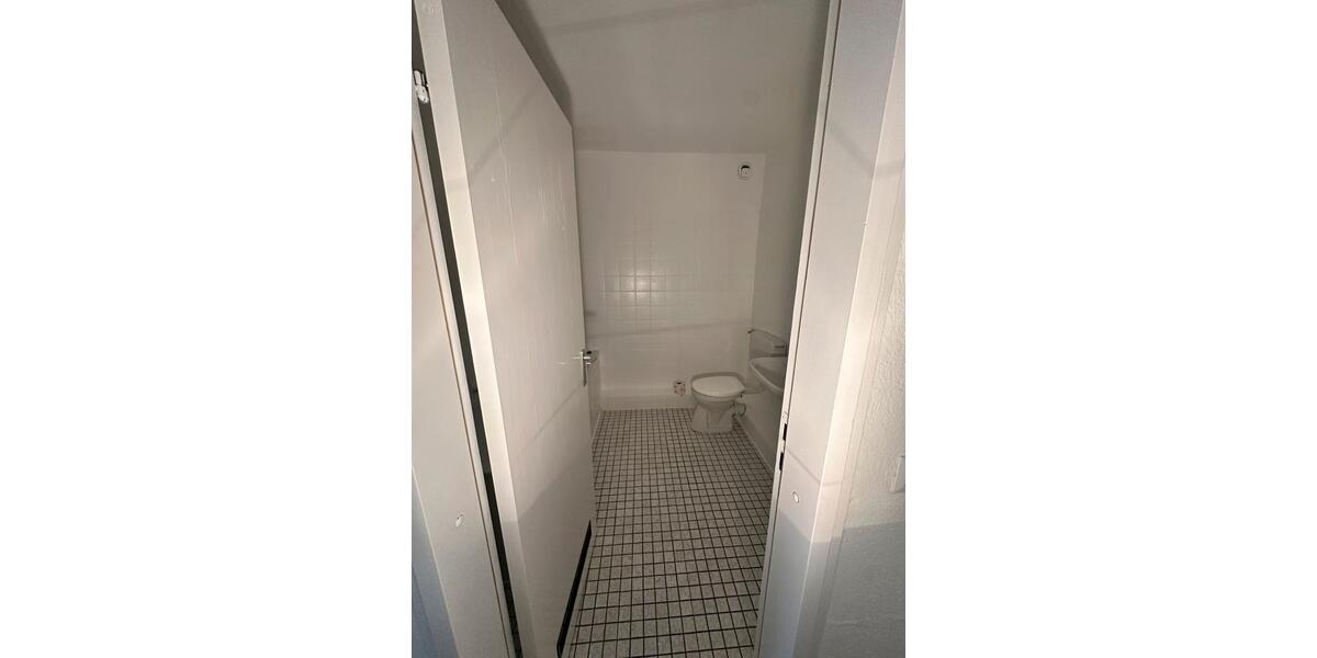 KA-Durlach 1 ZKB mit gr. Balkon, EBK, Stellplatz, Kellerabteil 1 zimmer