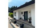 Vielseitiges Einfamilienhaus in idyllischer Lage - perfekt für Familien oder mehrere Generationen