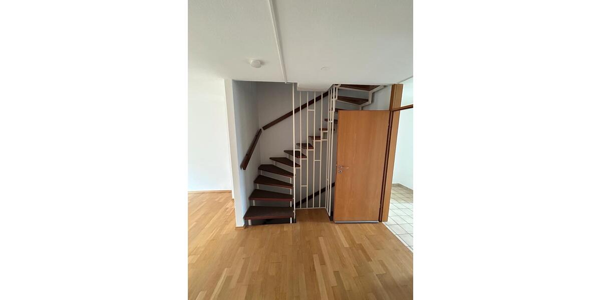 Reihenhaus Ditzingen - 5.5 Zimmer, 120 m&sup2;, 1.800&euro; | Angebot:25646253