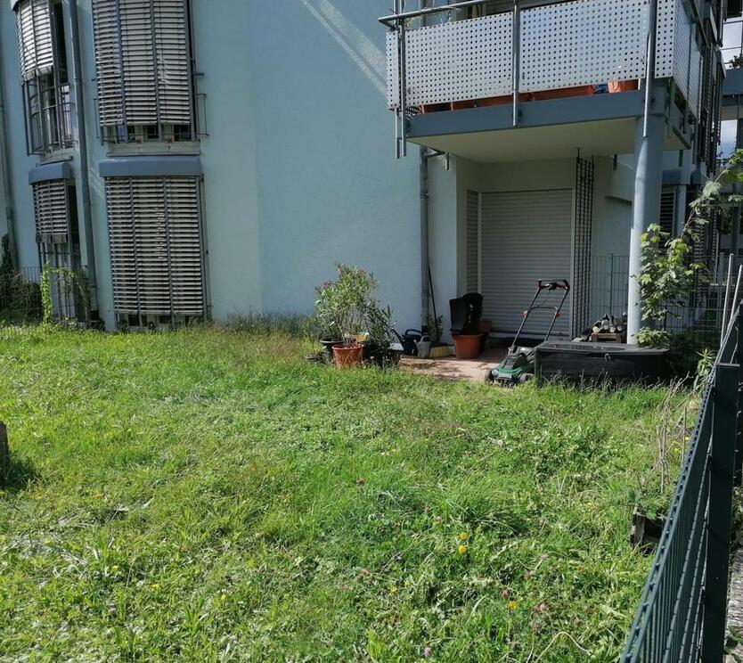 2 Zi-Wohn. (Erweiterung zur 3 Zi-Wohnung (100 qm) möglich)
