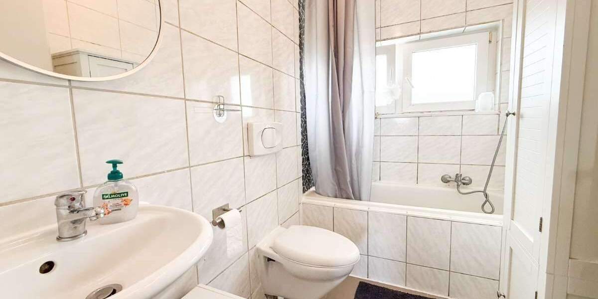 Modernisiertes 4-Familienhaus fußläufig zur S-Bahn 1 zimmer