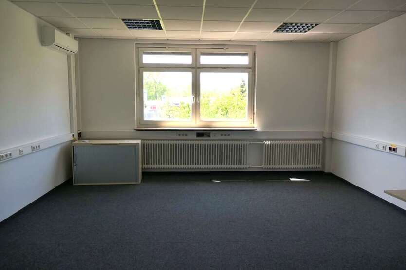 Büro in Niefern 1.200 € 150 m²