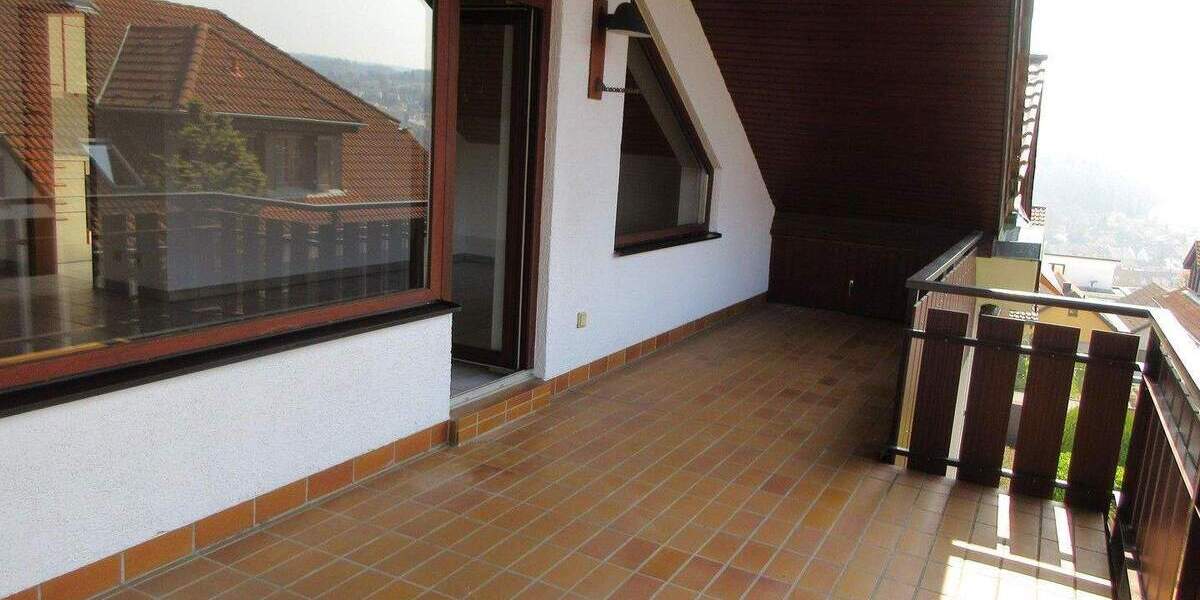 Etagenwohnung Pforzheim Südweststadt - 2 Zimmer, 70 m&sup2;, 755&euro; | Angebot:25096073