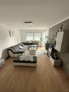 GEPFLEGT, HELL UND GUT GESCHNITTEN IN RUHIGER LAGE - Etagenwohnung Ditzingen | Angebot:26766049