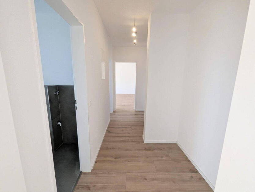 Erstbezug nach Modernisierung - Lichtdurchflutete 2-Zimmer-Wohnung