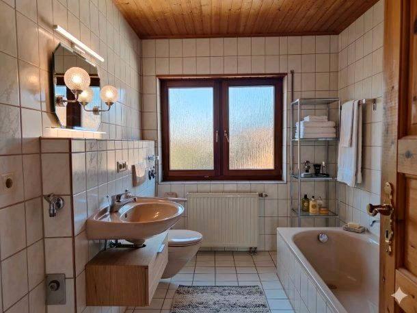 Dachgeschoßwohnung Karlsruhe Grötzingen - 3.5 Zimmer, 100 m&sup2;, 1.485&euro; | Angebot:26605044