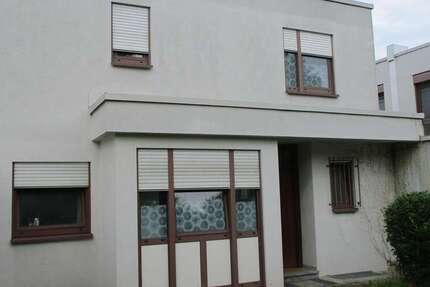 Haus zum Mieten in Bietigheim-Bissingen 2.379 € 183 m²