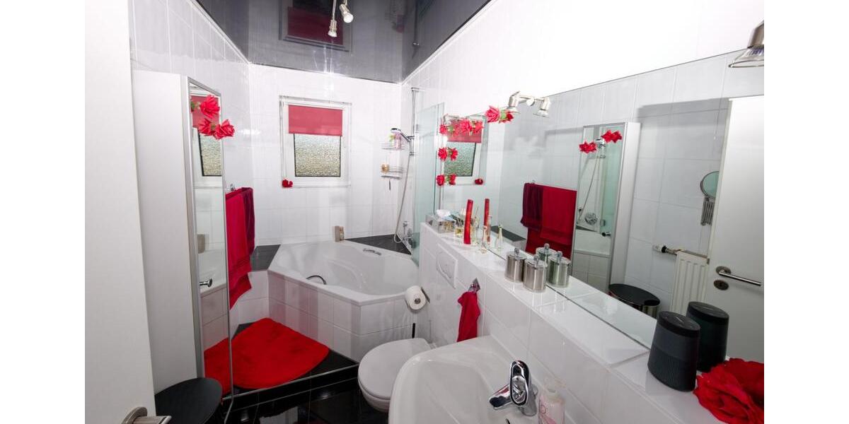 Helle 3-ZKB mit Tageslichtbad in der KA-Oststadt zu verkaufen 3 zimmer