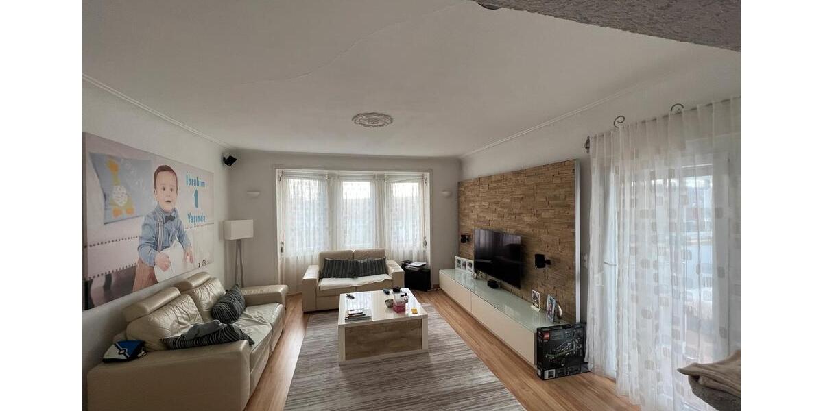 2 Familienhaus auf 1061 qm Grundstück 10 zimmer