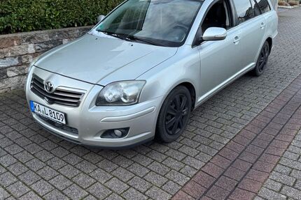 Toyota Avensis 217.500 km 2.450 &euro; sulzfeld 75056