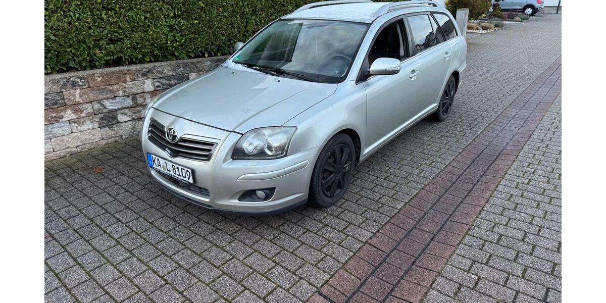 Toyota Avensis 217.500 km 2.450 &euro; sulzfeld 75056
