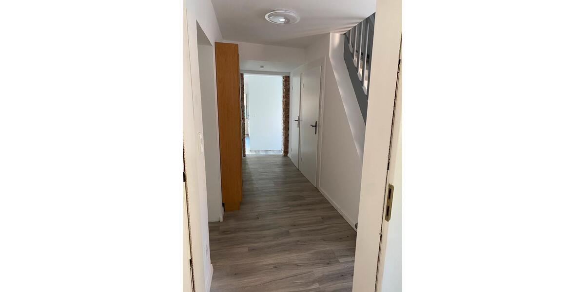 Etagenwohnung Karlsbad - 6 Zimmer, 130 m&sup2;, 470&euro; | Angebot:27604879