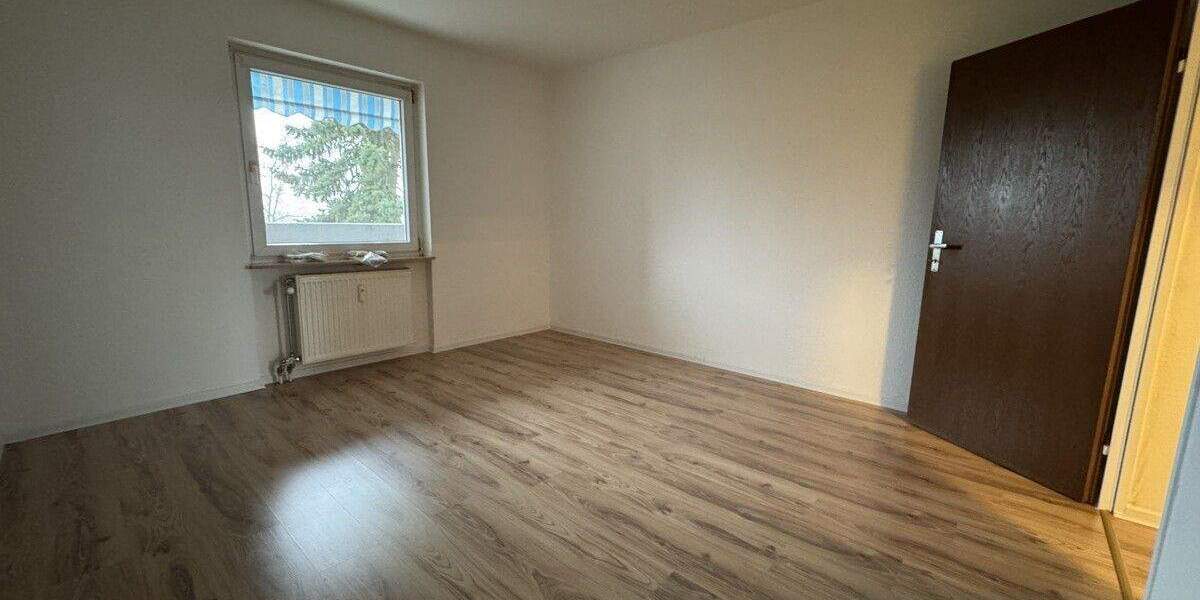 WOHLFÜHLEN LEICHT GEMACHT: Renovierte 3-Zimmer Wohnung mit EBK, Loggia und Stellplatz in Stutensee 3 zimmer