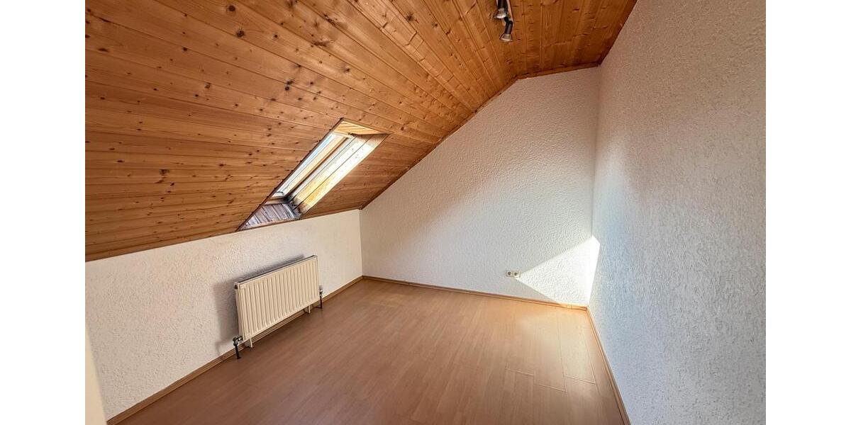 Etagenwohnung Karlsruhe Hagsfeld - 5 Zimmer, 110 m&sup2;, 1.500&euro; | Angebot:25783455