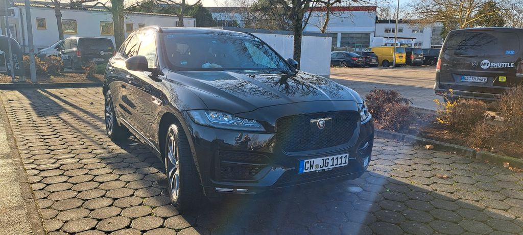 Jaguar F-Pace 99.368 km 28.350 &euro; Karlsruhe 76185