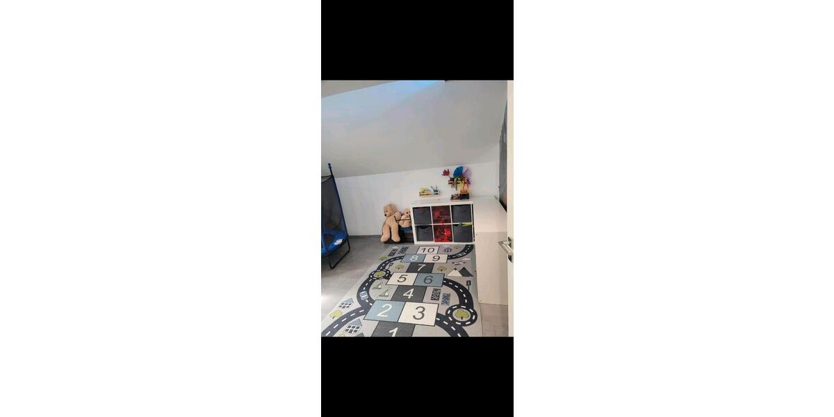Dachgeschoßwohnung Oberderdingen - 4 Zimmer, 105 m&sup2;, 1.150&euro; | Angebot:26238384
