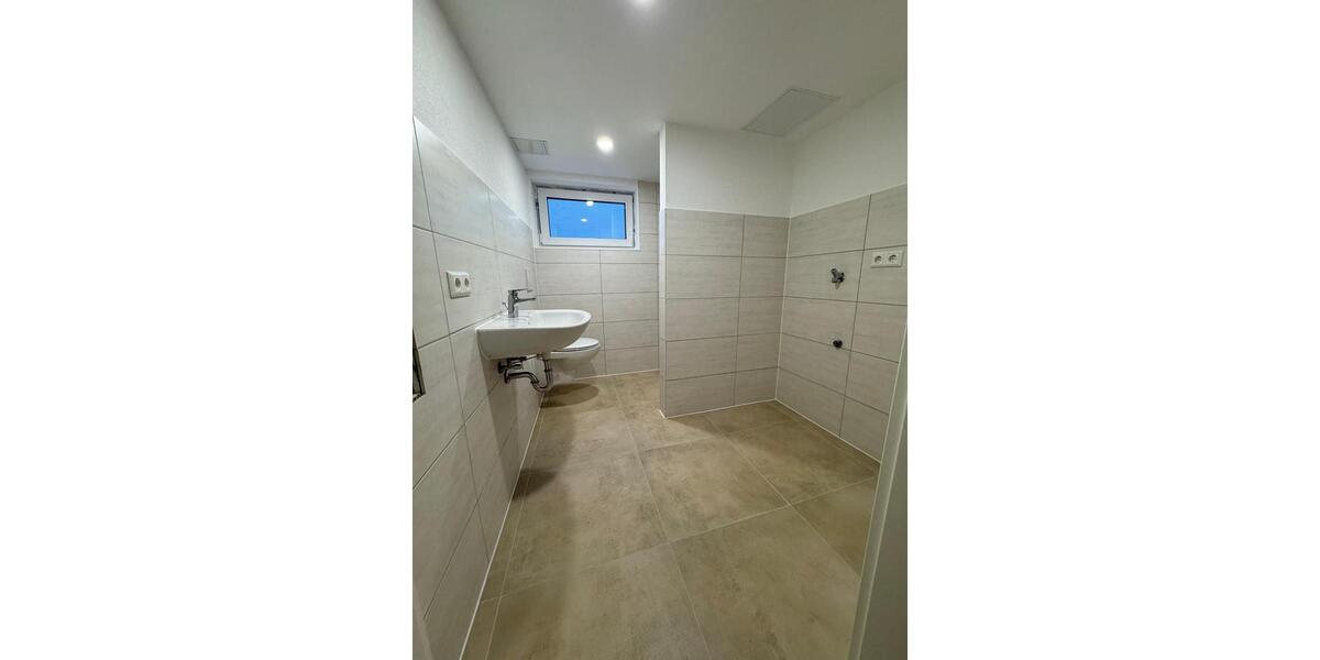 Frisch renovierte Souterrain Wohnung mit Idyllischer Lage 5 zimmer