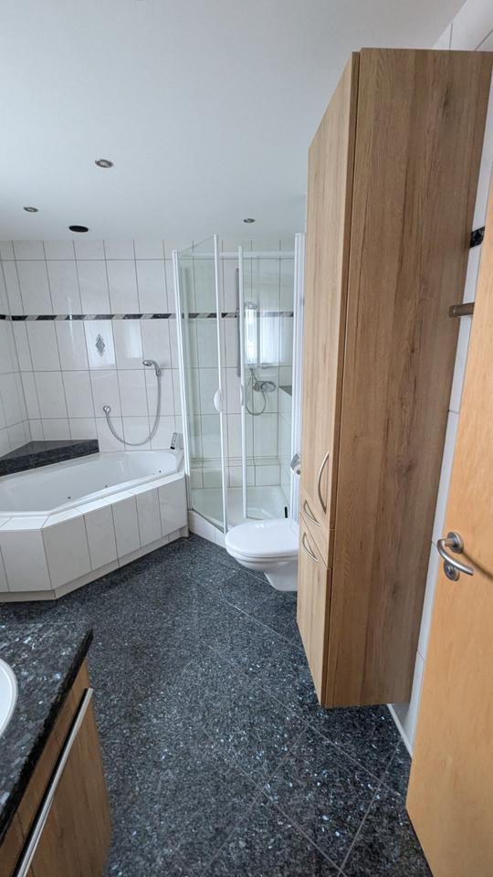 2 Fam.-Haus mit ELW, keine Makler Anfragen !!!