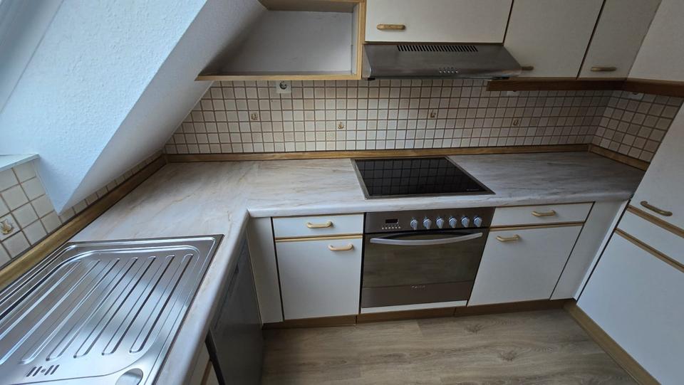 Dachgeschoßwohnung Weil der Stadt - 3 Zimmer, 77 m&sup2;, 750&euro; | Angebot:25802931