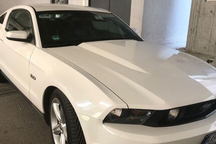 Ford Mustang 58.000 km 21.600 &euro; Leonberg 71229