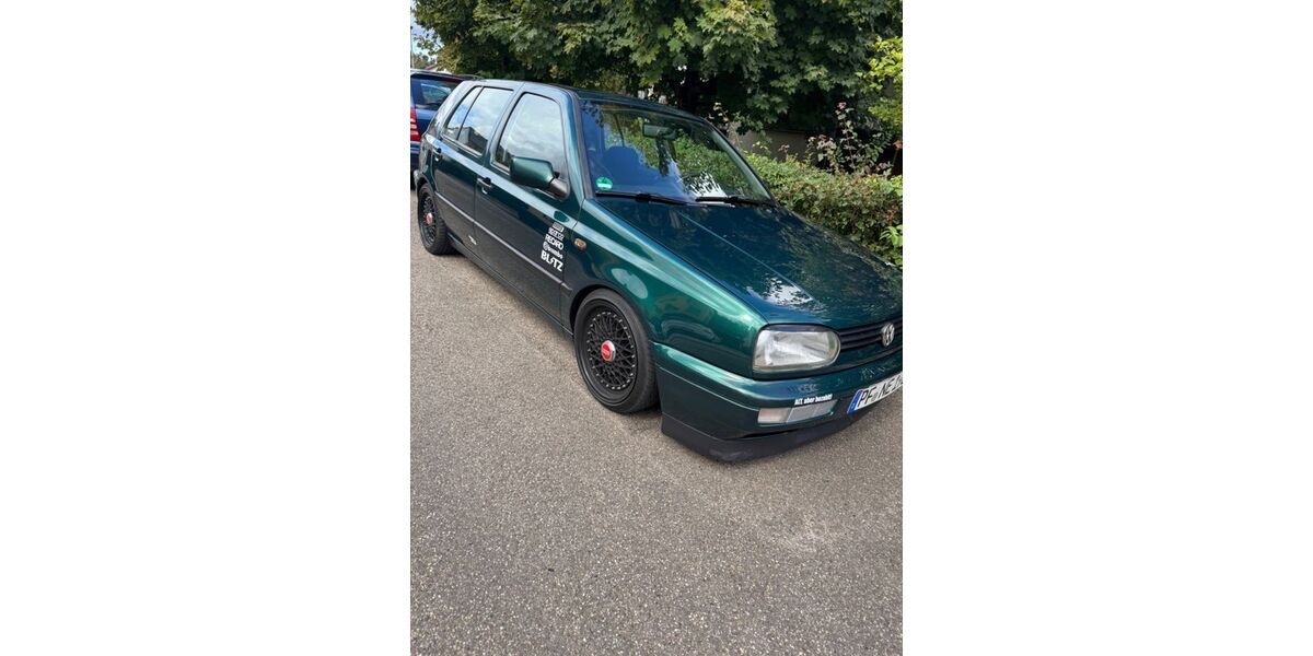 VW Golf 74.000 km 3.000 € Kämpfelbach 75236