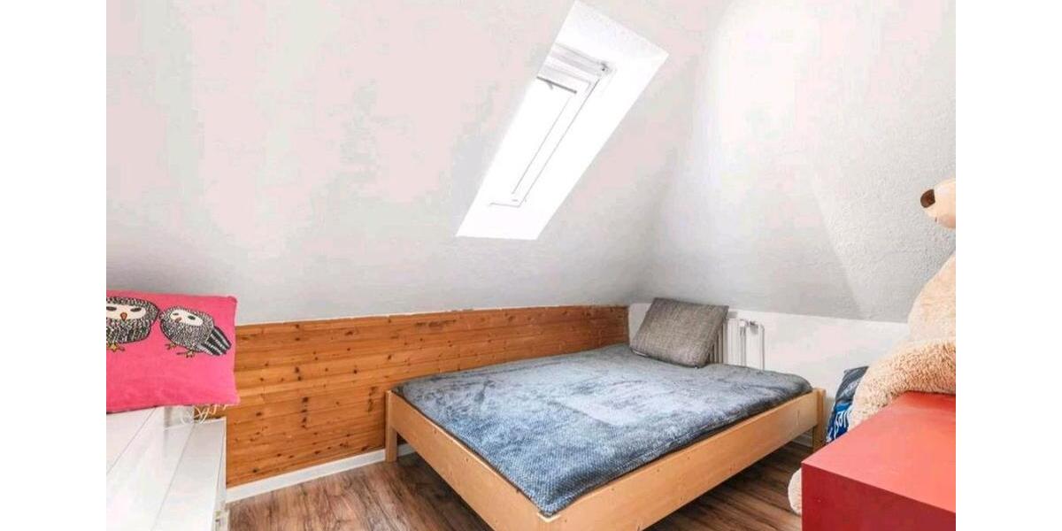 Dachgeschoßwohnung Pforzheim - 3.5 Zimmer, 72 m&sup2;, 215.000&euro; | Angebot:25220219