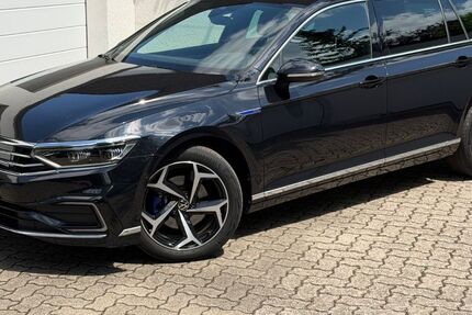 VW Passat 121.500 km 25.600 &euro; Karlsruhe 76149
