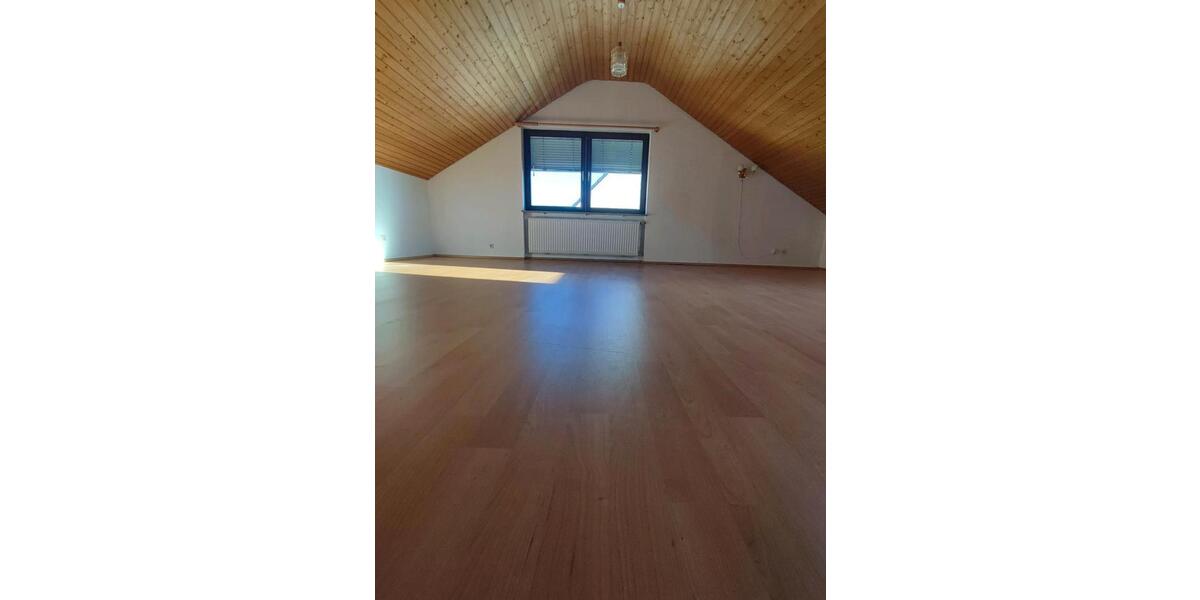 Doppelhaushälfte mit Garage, 3 Stellplätze, Terrasse & Balkon 6 zimmer