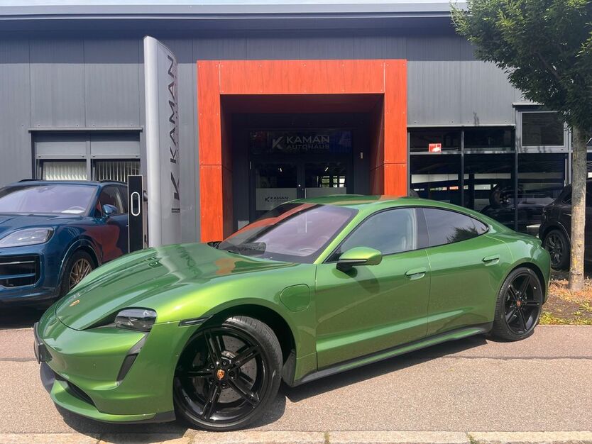Porsche Taycan 6.200 km 87.500 € Sindelfingen 71065
