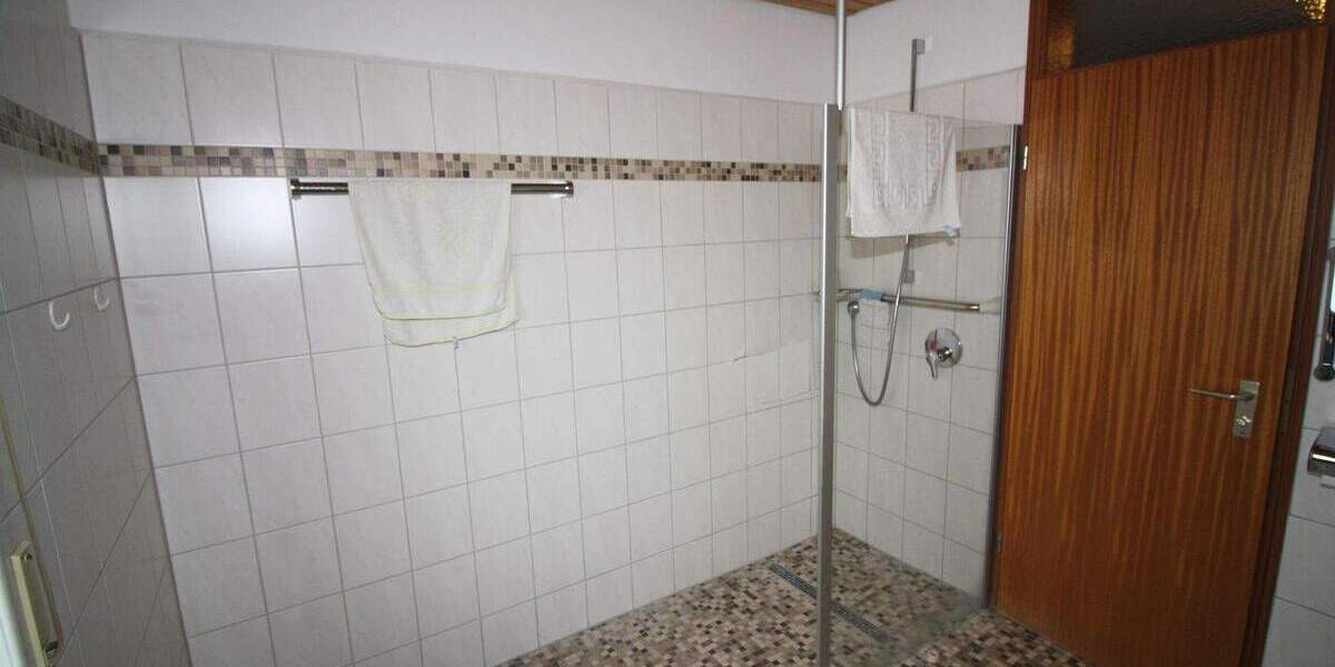 Viel Platz für Ihre Familie - sonnig, ruhig mit Garten und Garage 8 zimmer